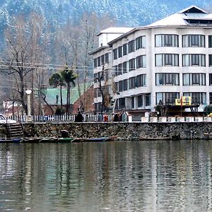Welcome Hotel At Dal Lake